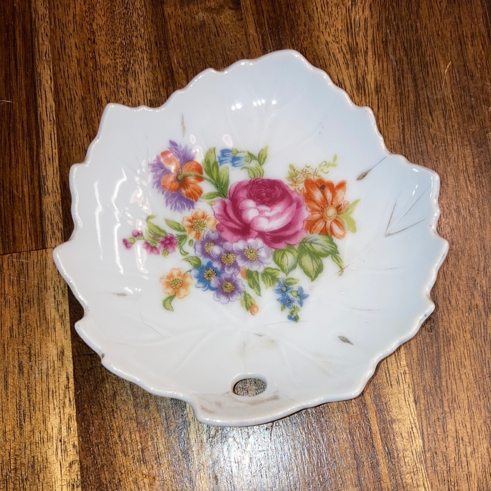 Nasco Leaf Dish